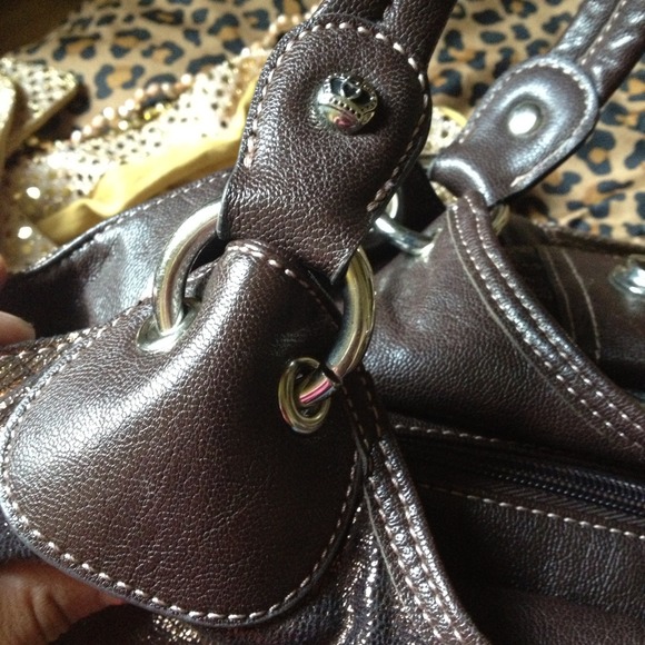 😍👜Beautiful Kathy Van Zeeland handbag - Picture 3 of 4