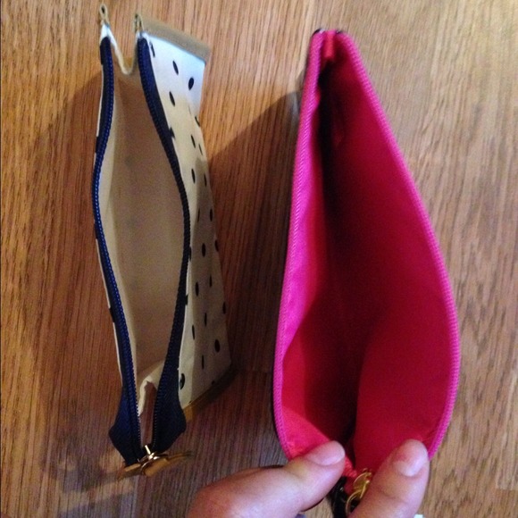 🚫Sold🚫Estée Lauder - two NWOT makeup bags. Cute! - Picture 3 of 3