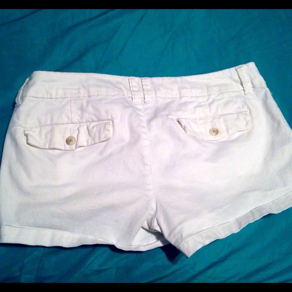 White American Eagle Short Shorts - Picture 3 of 3