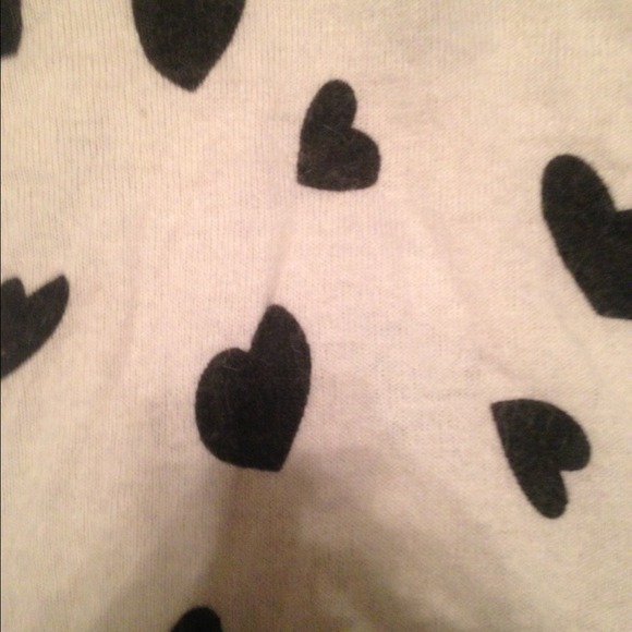F21 heart sweater - Picture 2 of 3