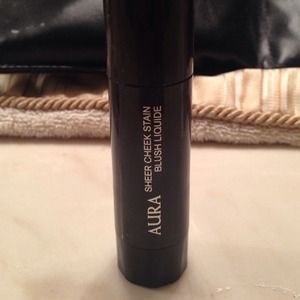 Hourglass cheek stain