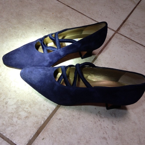 larry stewart Shoes - Vintage blue sued pumps