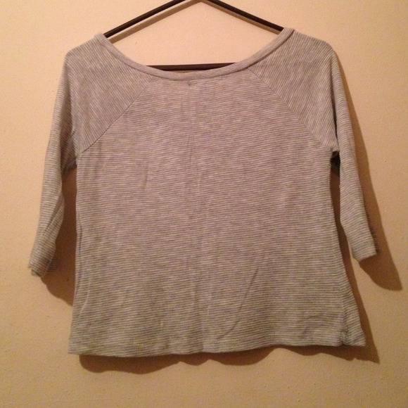 loose fitting crop top - Picture 3 of 4