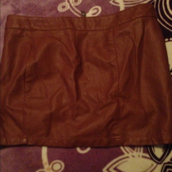 Leather brown skirt