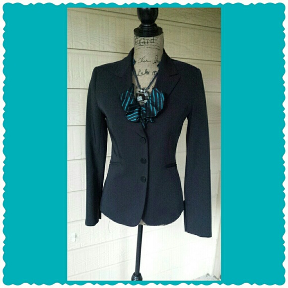 Zara Jackets & Blazers - FINAL REDUCTION! Flattering NWOT Zara Black Blazer