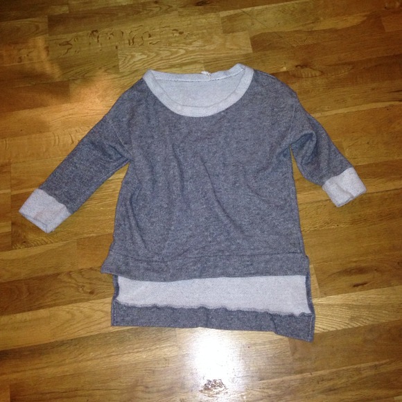 Grey sweatshirt