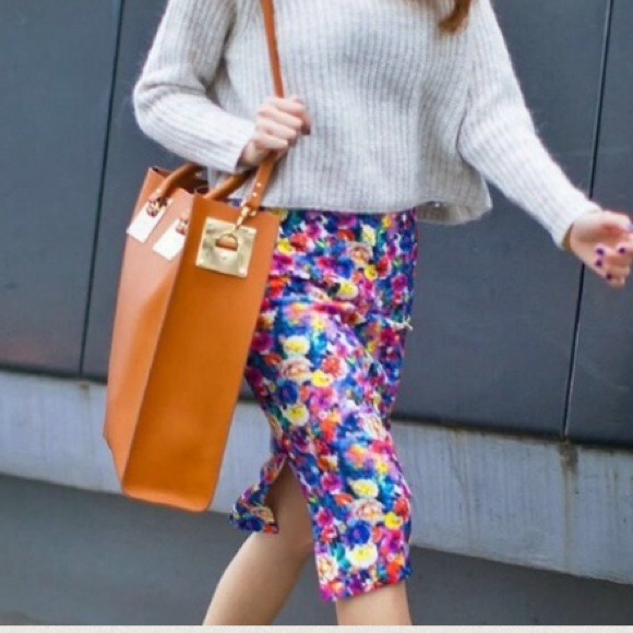 HOSTPICK💛✨O8/24- Zara flower pencil skirt💐🍂