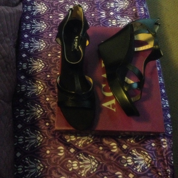 Black wedge sandal size 10