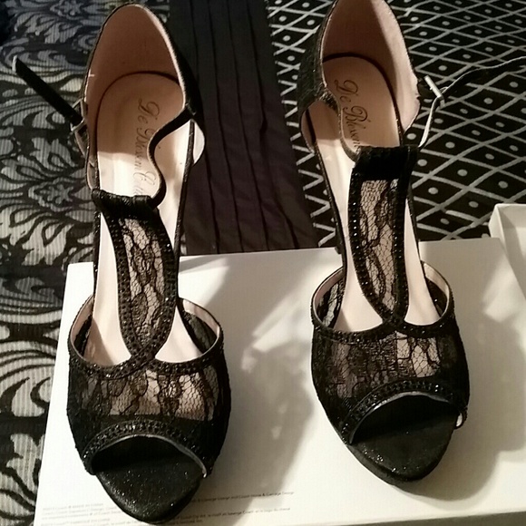 Black Gorgeous Pumps. - Picture 3 of 4