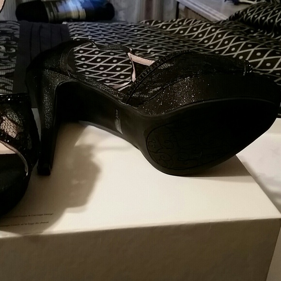 Black Gorgeous Pumps. - Picture 4 of 4