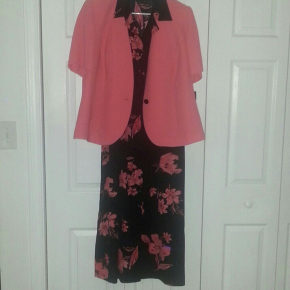 Dressbarn Women 2 Pc Dress Set