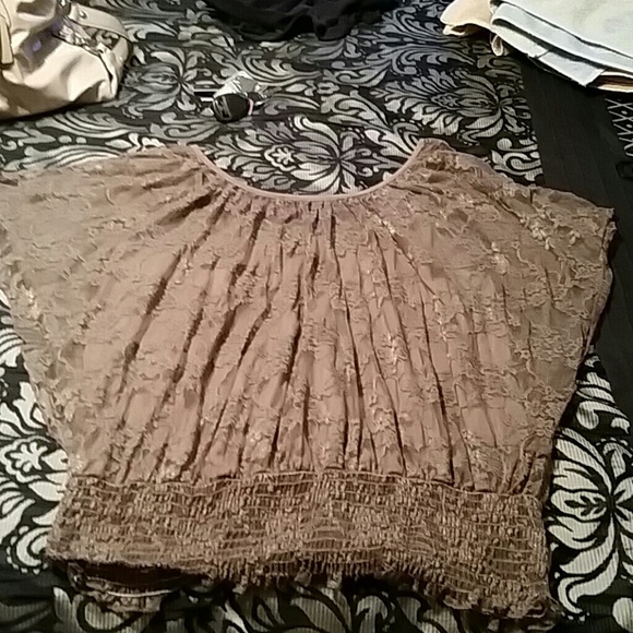 Cute brown top