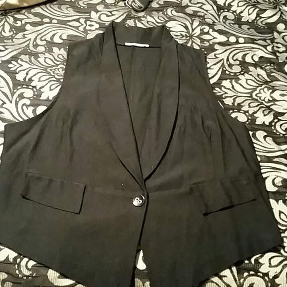 Sleeveless Black Vest