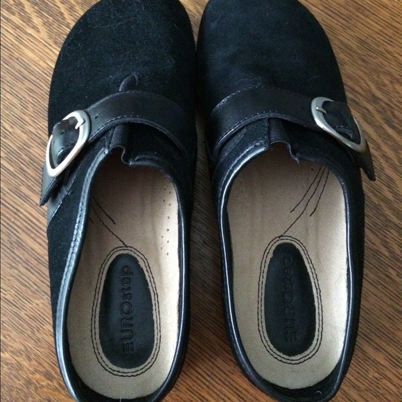 🆕Euro step black slip ons