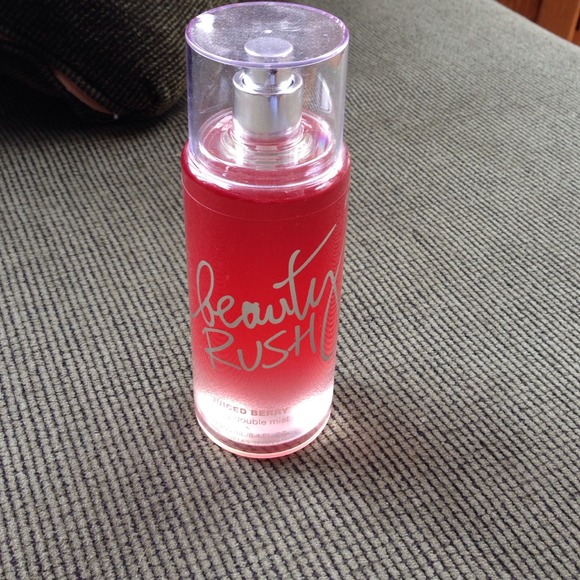 Victoria's Secret juiced berry body mist