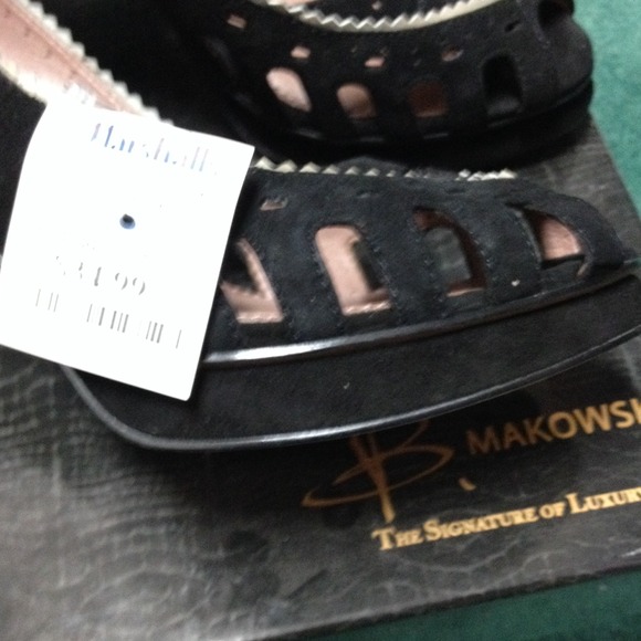 4 1/2 inch black suede shoe - Picture 4 of 4