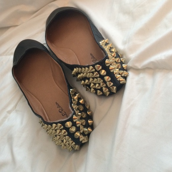 Black spiked ballet flats