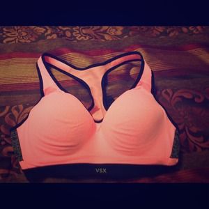 Victoria secret sports bra !