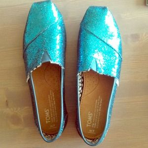 Teal sparkle toms!