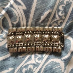 Shiny silver colored bracelet!