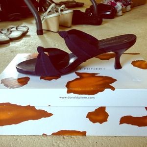 Donald J Pliner Navy Blue Heels