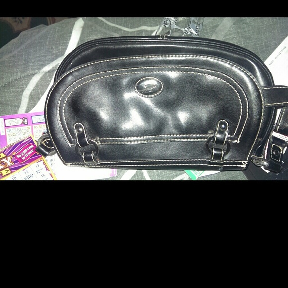 Guess purse - Picture 3 of 3
