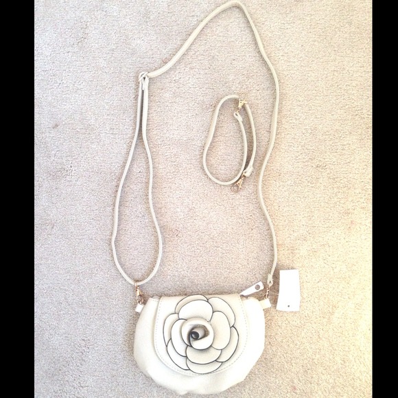 Rose Faux Leather Clutch/Purse/Crossbody - Picture 3 of 3