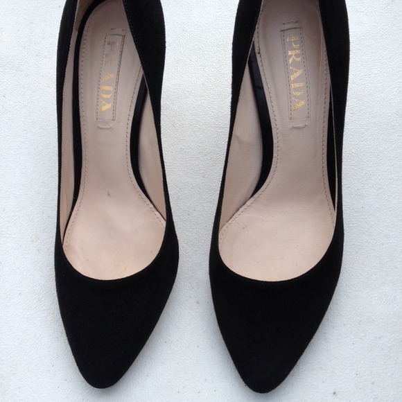 Prada black suede pumps!! - Picture 2 of 5