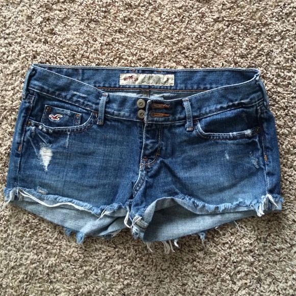 Size 3. Hollister cut off shirts. EUC