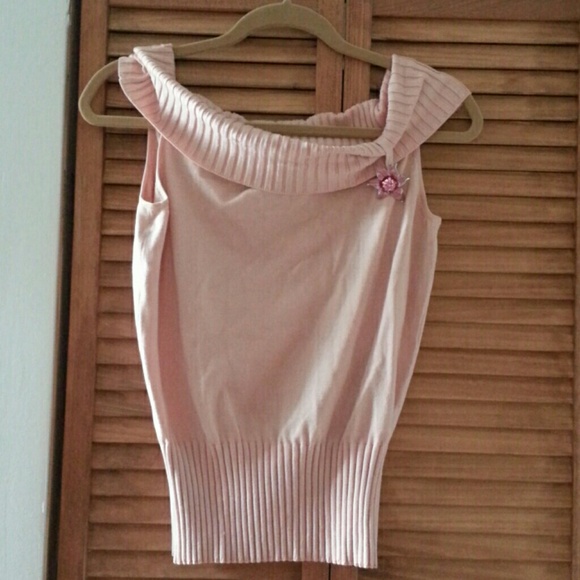 INC silk pink off shoulder top w pin size Large