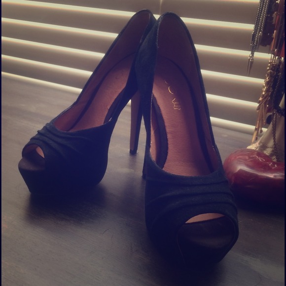 ⚡️FLASH SALE TODAY ⚡️ALDO suede peep toe  - SORGUN