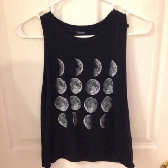 Brandy Melville Moon Tank - Picture 1 of 2
