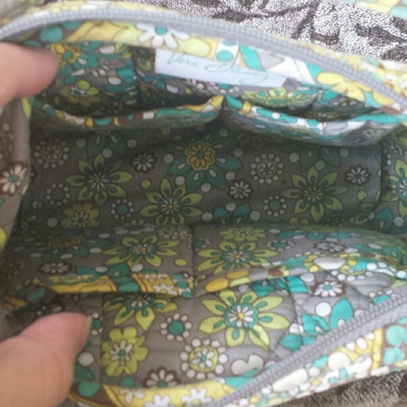 **SOLD ON MERCARI** Vera Bradley handbag - Picture 3 of 4