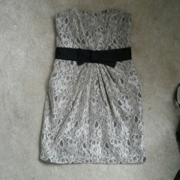 Lace dress - Picture 1 of 1