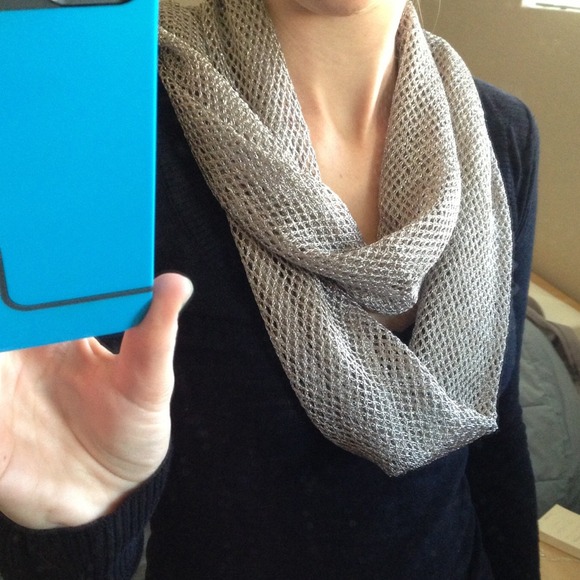 Express Metallic Scarf bundle for wendy