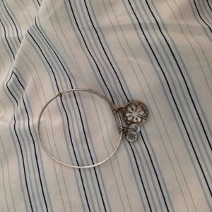 🚫sold🚫Clover Alex and ani