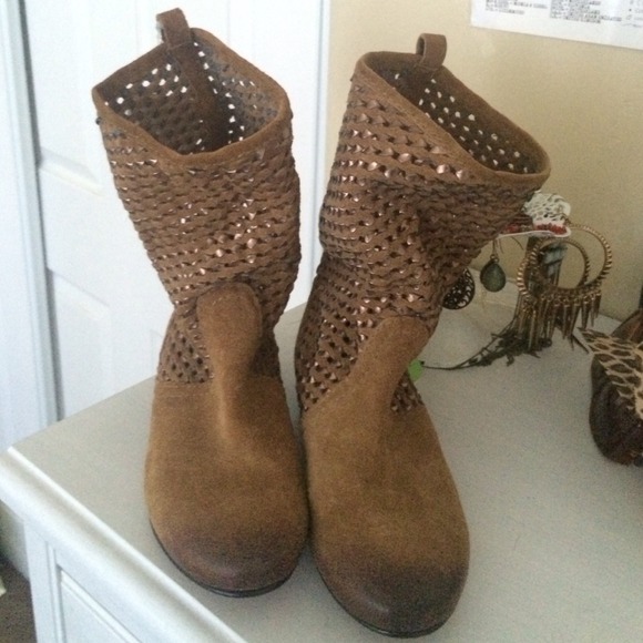 💕Zara Woven authentic leather boots💕 - Picture 4 of 4