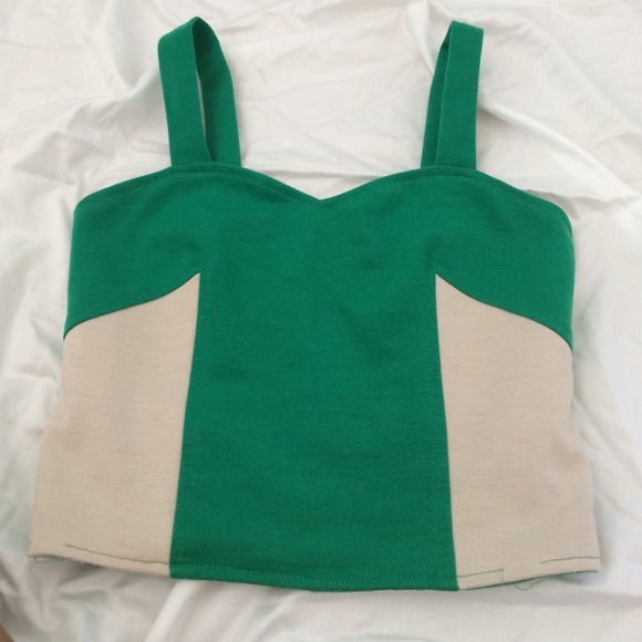 Crop top - Picture 3 of 4