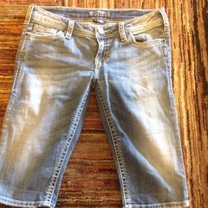 Silver November Capri