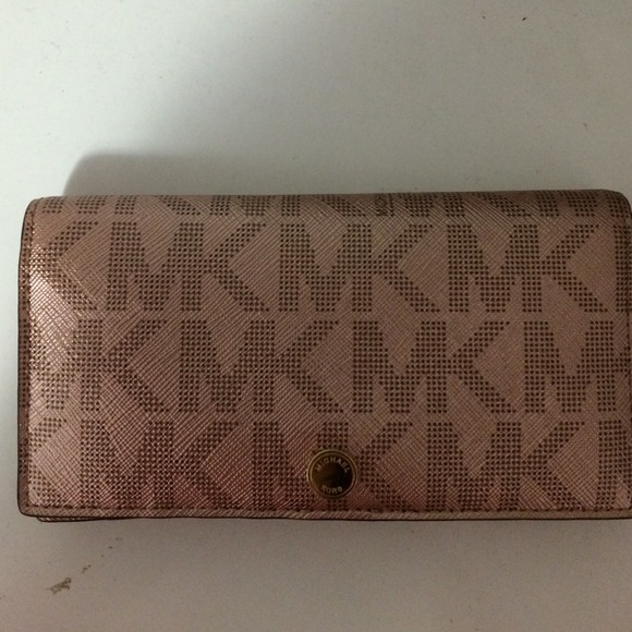 Authenic Michael Kors long wallet👛👛