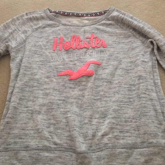 HOLLISTER SWEATER - Picture 1 of 2