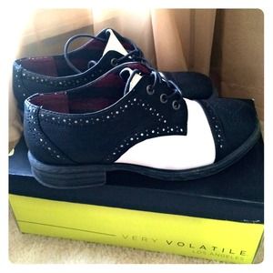 Size 8 leather oxfords