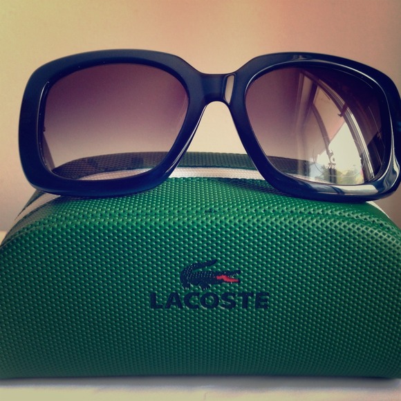 ‼️SOLD‼in other site! Lacoste sunglasses 💚💚