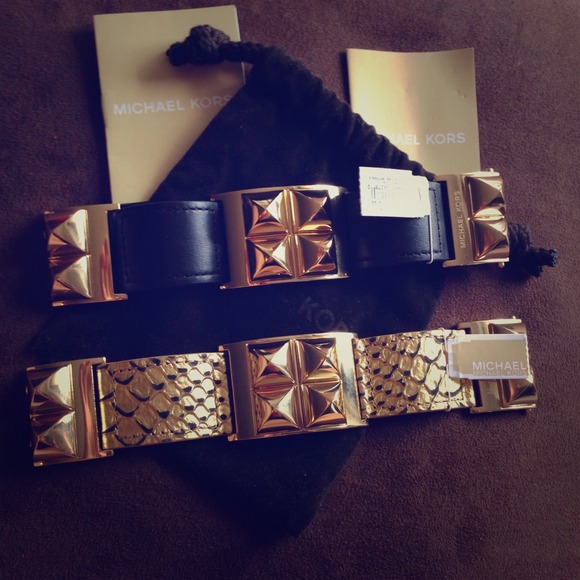 💖💖MICHAEL KORS PYRAMID CUFF BRACELET💖💖💖