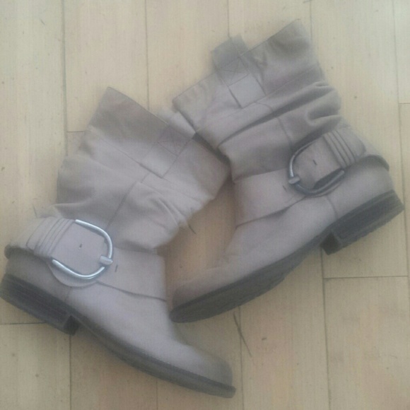 **Clear out closet REDUCTION*** Steve Madden Boots