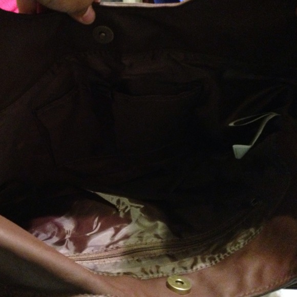 Large brown purse with metal accent - Picture 3 of 3