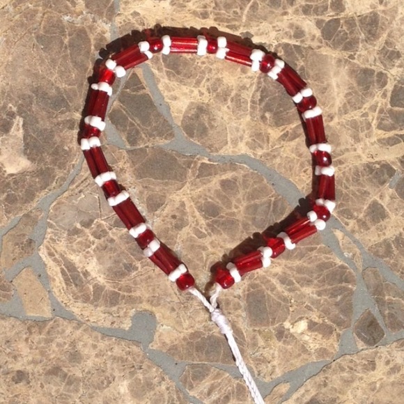🌺🌺🌺Artisan hand crafted beaded bracelet.