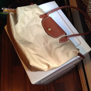 medium beige Longchamp le pliage bag