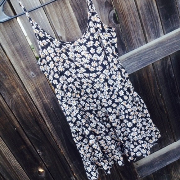 Brandy Melville Daisy Jada Dress