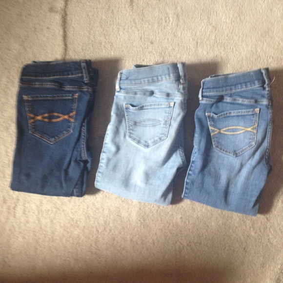3 Abercrombie jeans